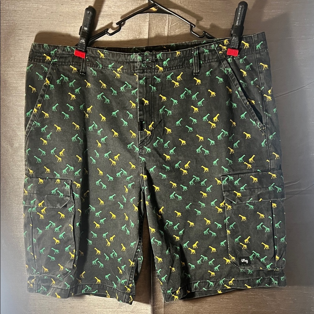 LRG/Lifted Research Group Black CargoShorts with Dinosaur Print Sz.44